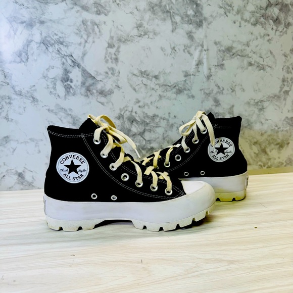 Converse Chuck Taylor All Star High Lugged Black Women’s Size US 7-565901C - Picture 1 of 7